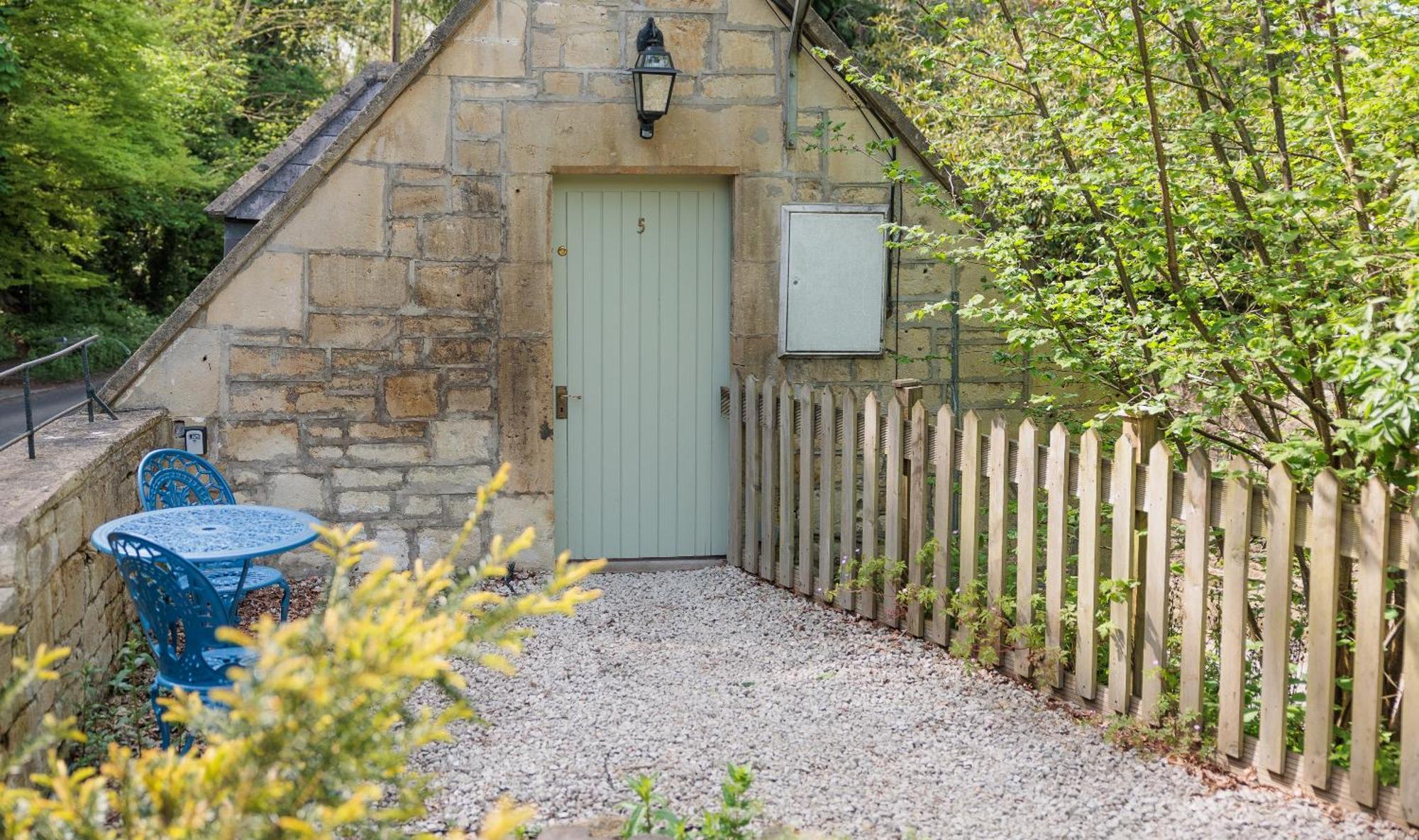 The Coach House Beautiful Georgian Apartment Wifi And Parking Near Bath Box  Bagian luar foto